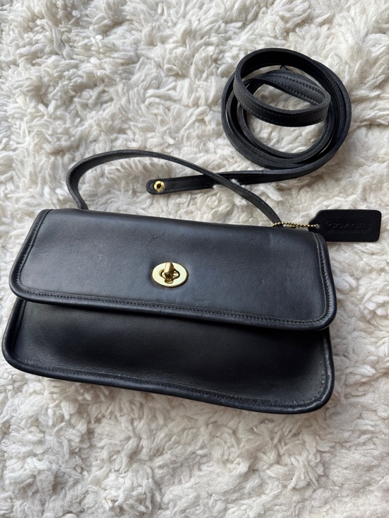 Coach Handbags - Vintage Coach Geometric Clutch